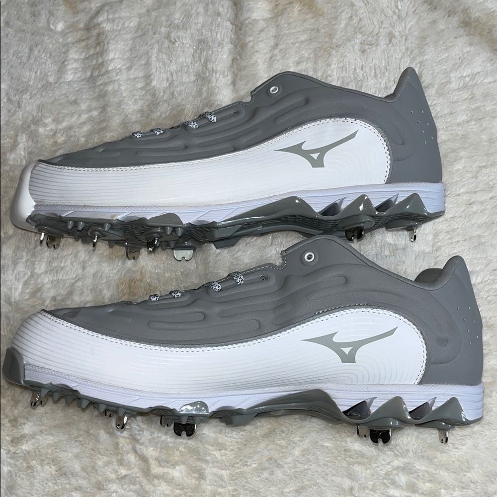 NEW Mizuno 9-Spike Ambition 3 Low Metal Baseball Cleats Grey/White Men's Size 14 - Picture 10 of 15